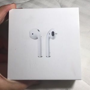 AirPods box